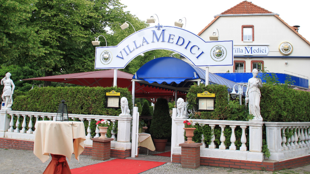 Villa Medici — dining room, Spanische Allee, Berlin